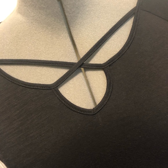 3/$15 SALE 💫 Eddie Bauer 3/4 Length Sleeve Top - Picture 2 of 6